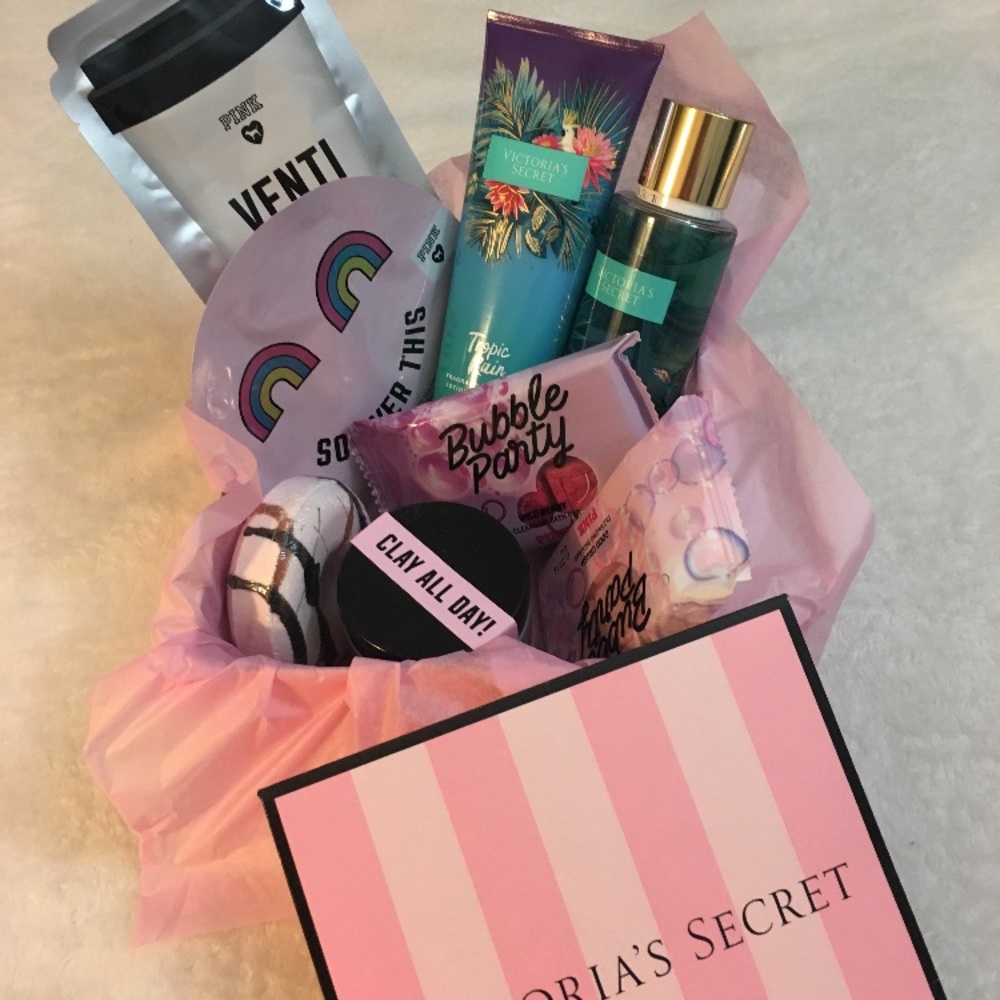 Victoria’s Secret Gift Bundle Fragrance and Lotion